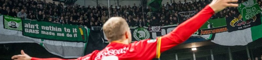 gustav lundgren firar med fansen